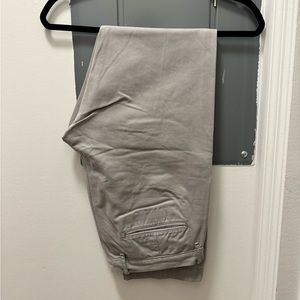 J. Crew Broken in Chinos in Tan - Men’s (33/34)